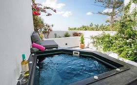 Sensia Luxury Studio With Hot Tub