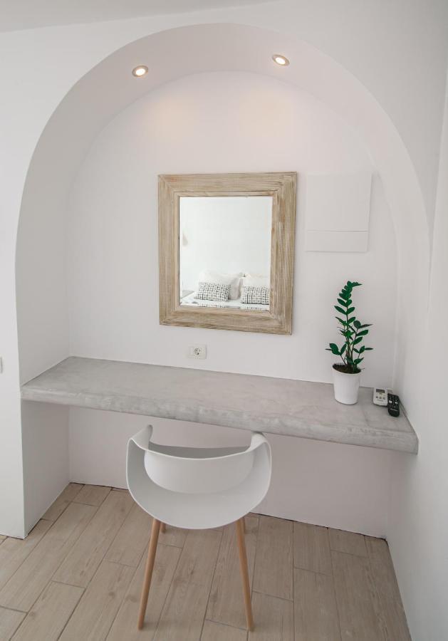 Sensia Luxury Studio With Hot Tub Oia  Exterior foto