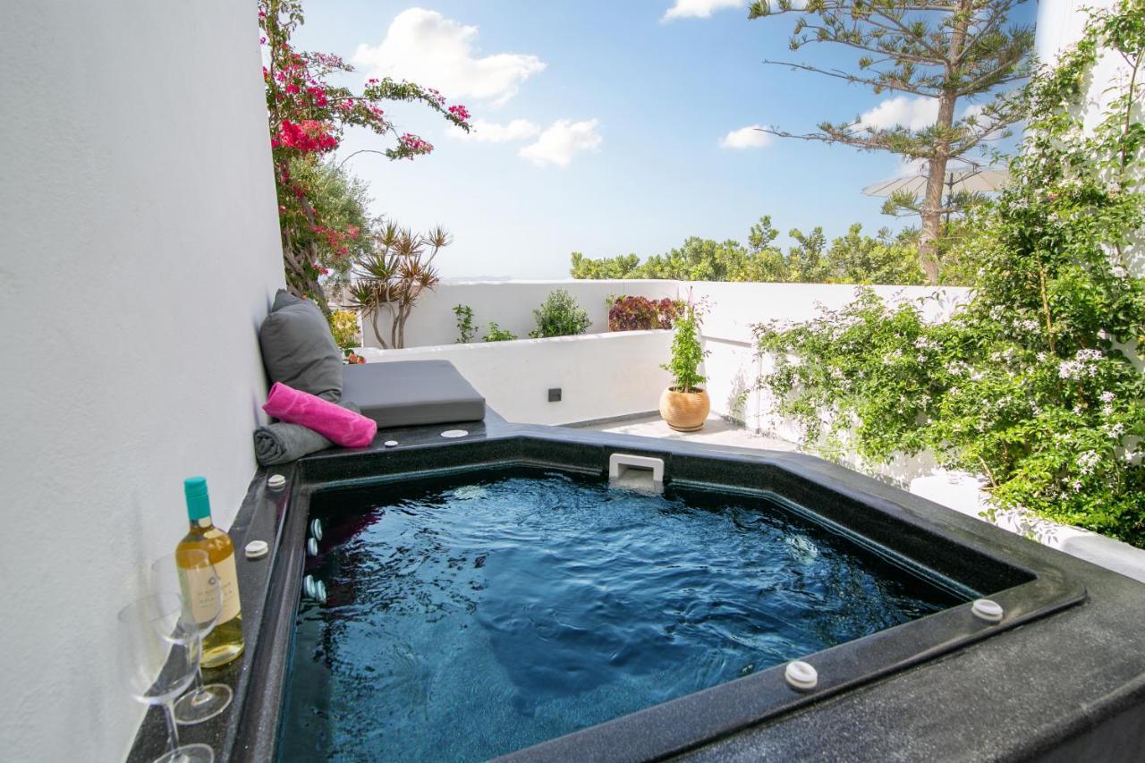 Sensia Luxury Studio With Hot Tub Oia  Exterior foto