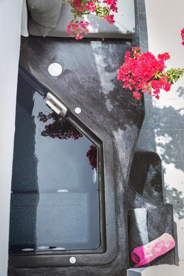 Sensia Luxury Studio With Hot Tub Oia  Exterior foto